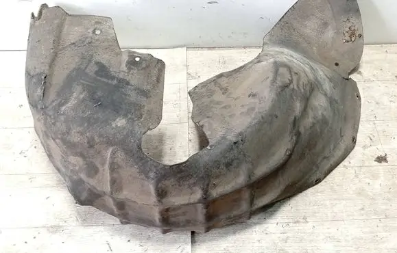 Rear arch fender liner splash guards