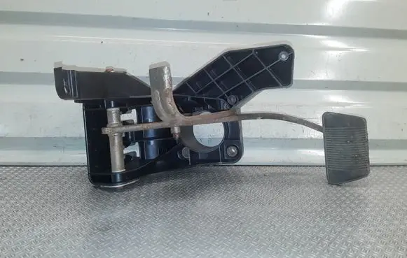 Chrysler Pacifica Brake pedal 