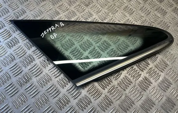 Opel Zafira B Front triangle window/glass 13123923