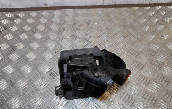 Volkswagen PASSAT B7 USA Middle seatbelt (rear) 561857807