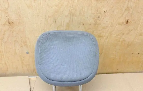 Fiat 500L Rear seat headrest 