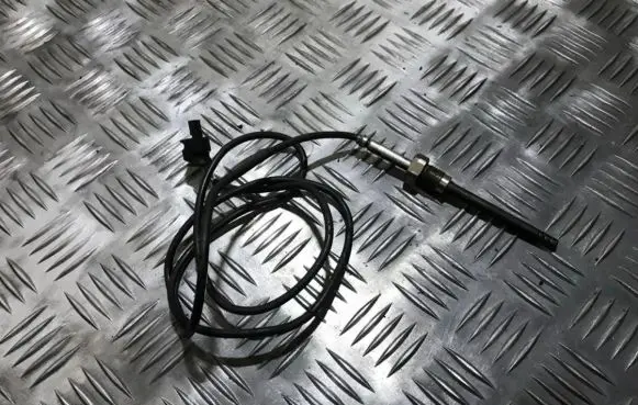 Mercedes-Benz Sprinter W901 W902 W903 W904 Exhaust gas temperature sensor a0051531028