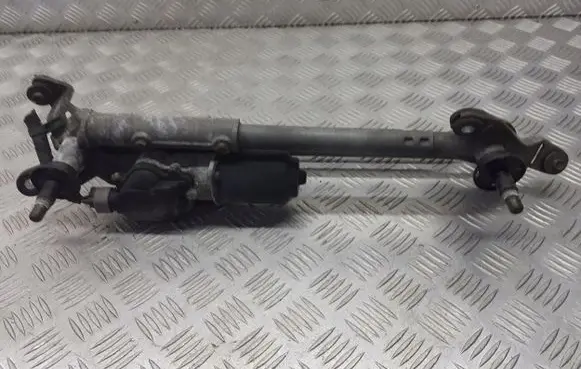 Honda FR-V Front wiper linkage 