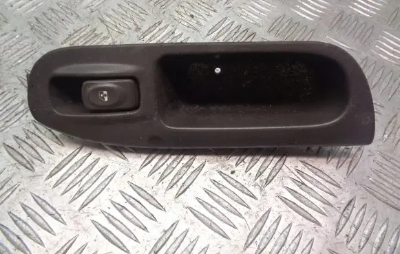 Renault Scenic I Quarter vent window switch 