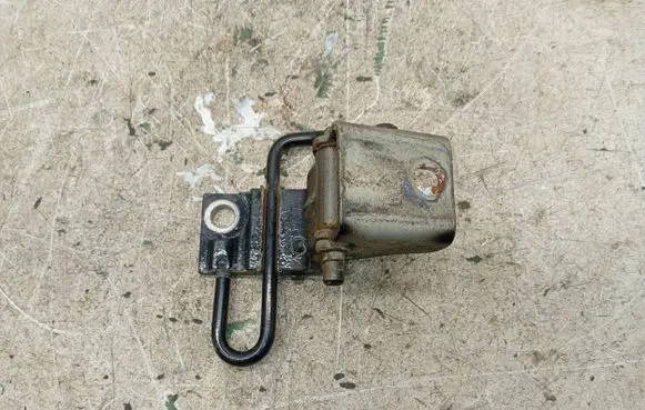 Porsche Cayenne (9PA) Rear door lower hinge 7L0833412A
