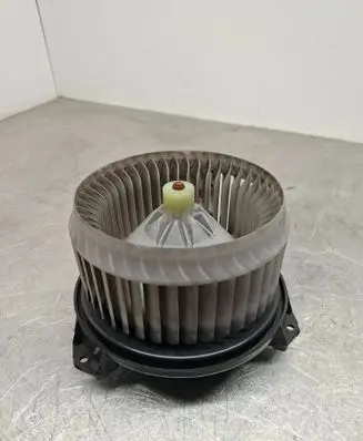 Toyota Yaris Heater fan/blower AV1370