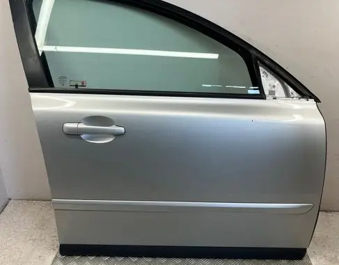 Volvo V50 Front door