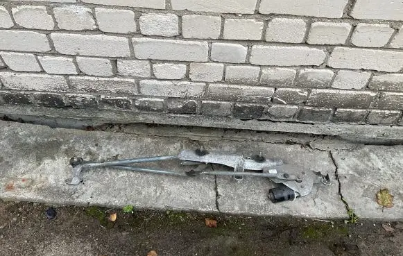Nissan Almera Tino Front wiper linkage and motor 3397020520 28800BU000