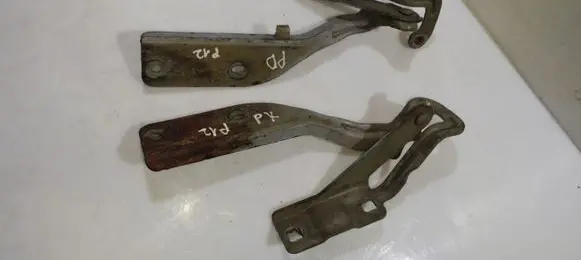 Nissan Primera Engine bonnet/hood hinges
