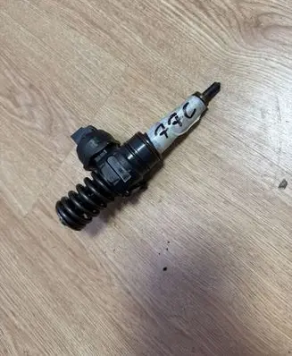 Audi A4 S4 B6 8E 8H Fuel injector 038130073AR 0414720214