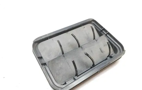 Renault Talisman Quarter panel pressure vent 7700838358