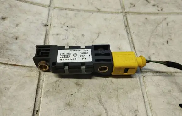 Audi A4 S4 B6 8E 8H Airbag deployment crash/impact sensor 8E0959643A