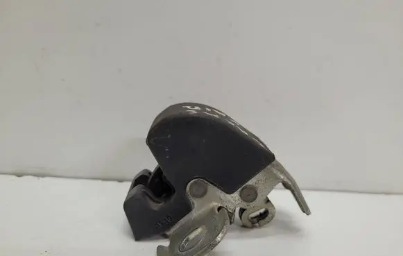 Nissan Interstar Sliding door lock 252439F