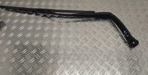 Windshield/front glass wiper blade