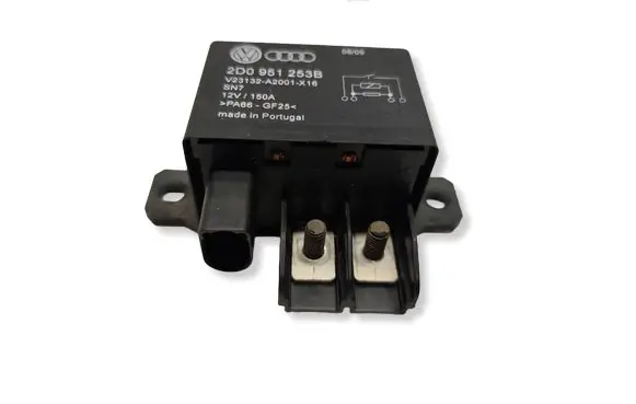 Volkswagen Touareg I Fuse module 2D0951253B