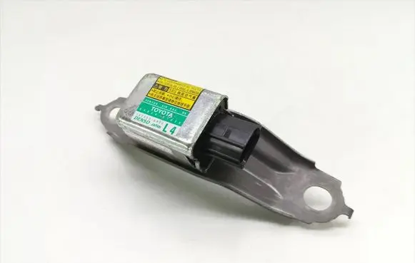 Toyota Prius (XW20) Airbag deployment crash/impact sensor 89834-47020 187900-0922