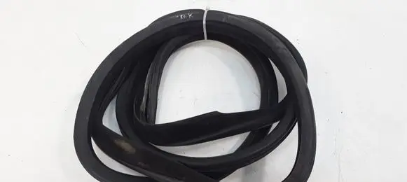 Volvo V70 Rear door rubber seal (on body) 