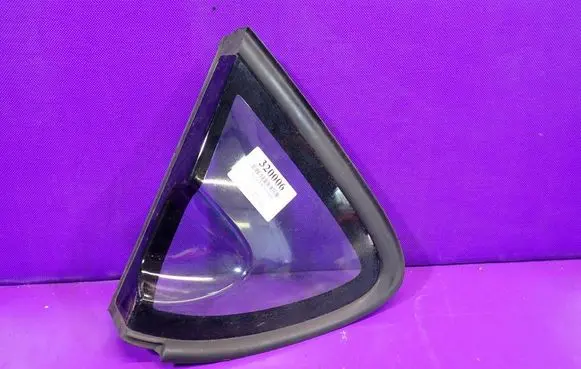 Seat Leon (1P) Rear side window