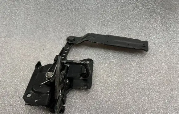 Engine bonnet/hood lock/catch