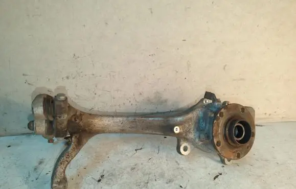 Audi A6 S6 C6 4F Front wheel hub 4F0407242