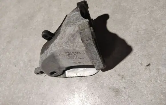 BMW X3 E83 Engine mounting bracket 3451668 ENAC46000 13807410