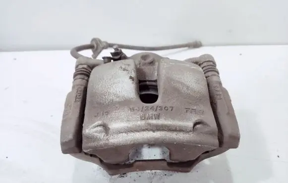 BMW 1 F40 Front brake caliper 6860266 6869108