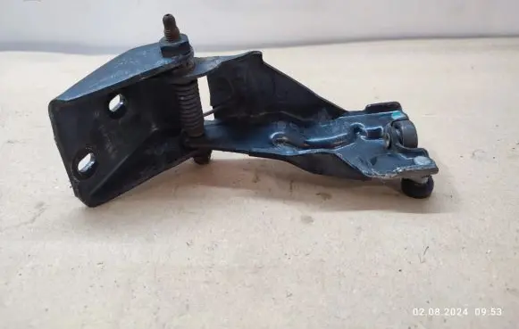 Chrysler Grand Voyager V Sliding door middle roller runner 05020672AD