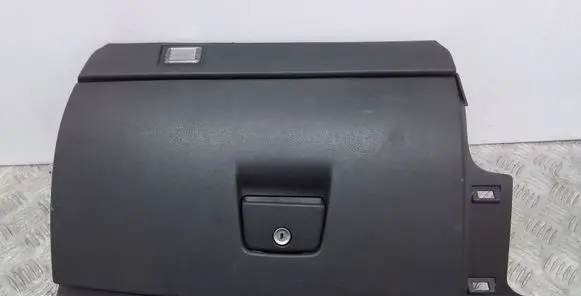 Volvo C30 Glove box 8626141 39888609