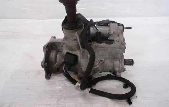 Gearbox transfer box case