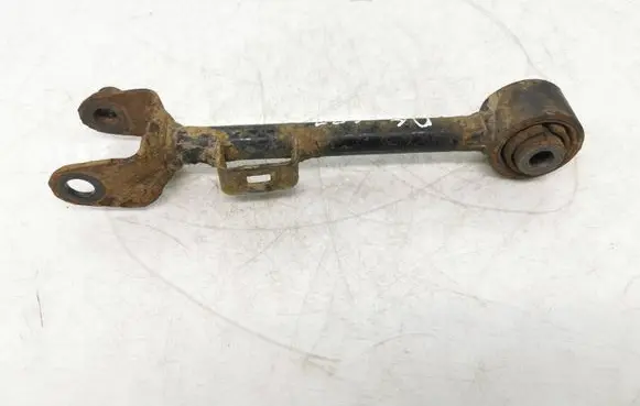 Honda CR-V Rear control arm