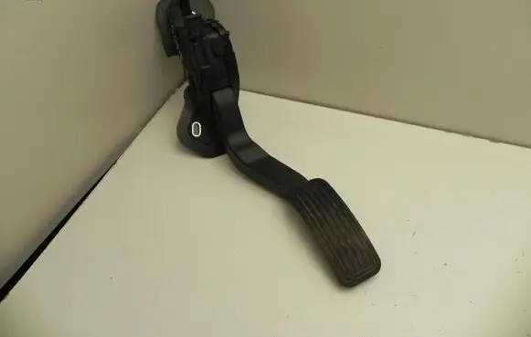 Mazda 6 Accelerator throttle pedal GS8S41600 I6101