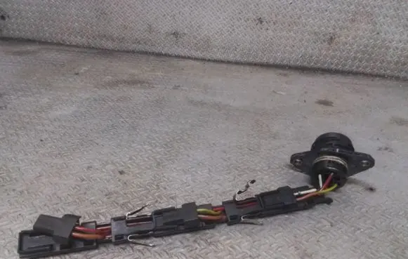 Audi A2 Fuel injector wires 045971803