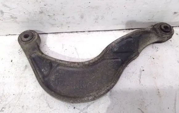 Rear control arm
