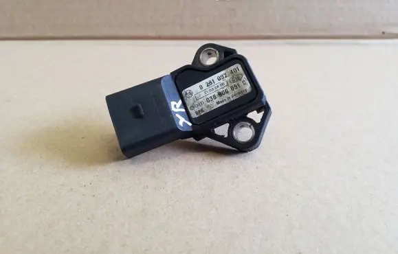 Volkswagen Touareg I Air pressure sensor 0281002401 038906051C