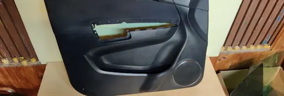 Opel Antara Front door card panel trim 96630768