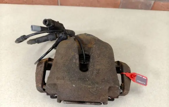 BMW X5 E70 Front brake caliper 6776783