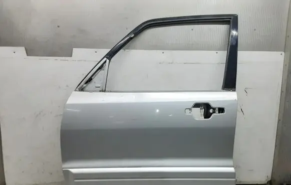 Mitsubishi Pajero Front door