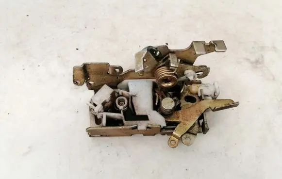 Volkswagen II LT Front door lock a901720