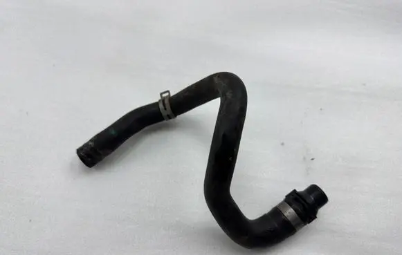 Volvo XC90 Engine coolant pipe/hose 31657715