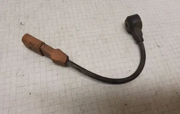 Volkswagen Golf IV Detonation knock sensor 06A905377D