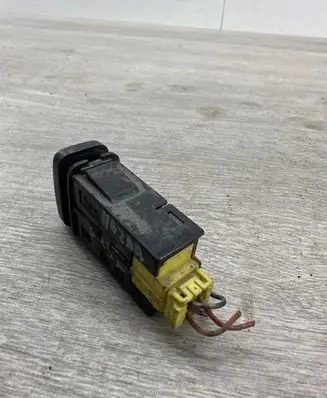 Fog light switch