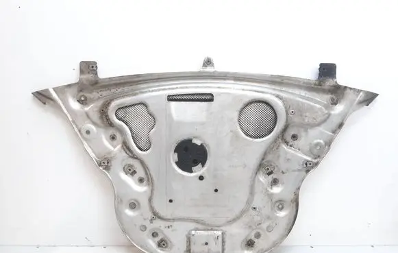 BMW 5 F10 F11 Engine splash shield/under tray 6777727
