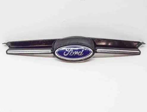 Ford Focus Front bumper upper radiator grill BM518A133C