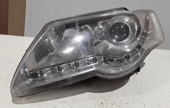 Volkswagen PASSAT B6 Headlight/headlamp