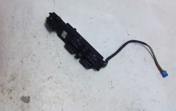 Mercedes-Benz S W220 Electric window control switch 2208201010
