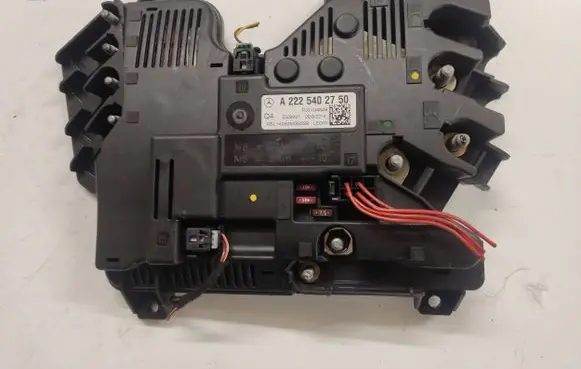 Mercedes-Benz S W222 Fuse box set A2225402750 P00104829 L14082803252