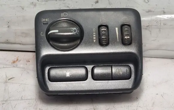 Volvo S80 Light switch 8645707