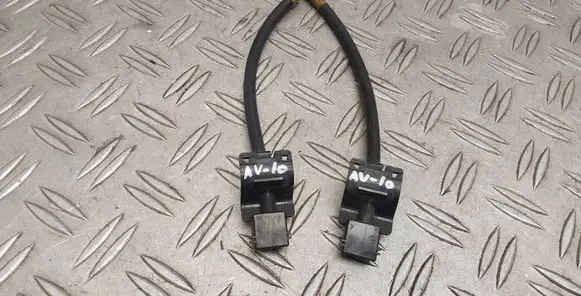 Toyota Avensis T270 Windshield washer spray nozzle 