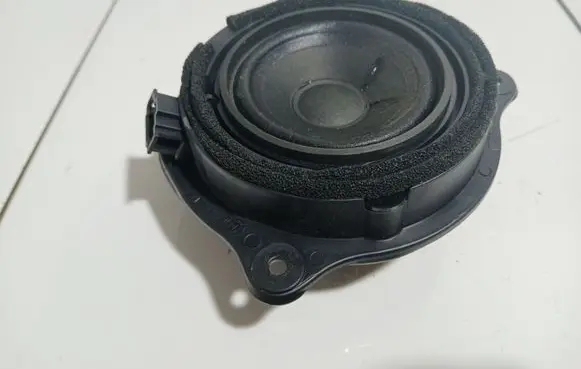 Audi A6 S6 C6 4F Front door speaker 4F0035411A