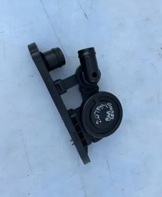 Seat Leon (1P) Breather/breather pipe/hose 06F129101R